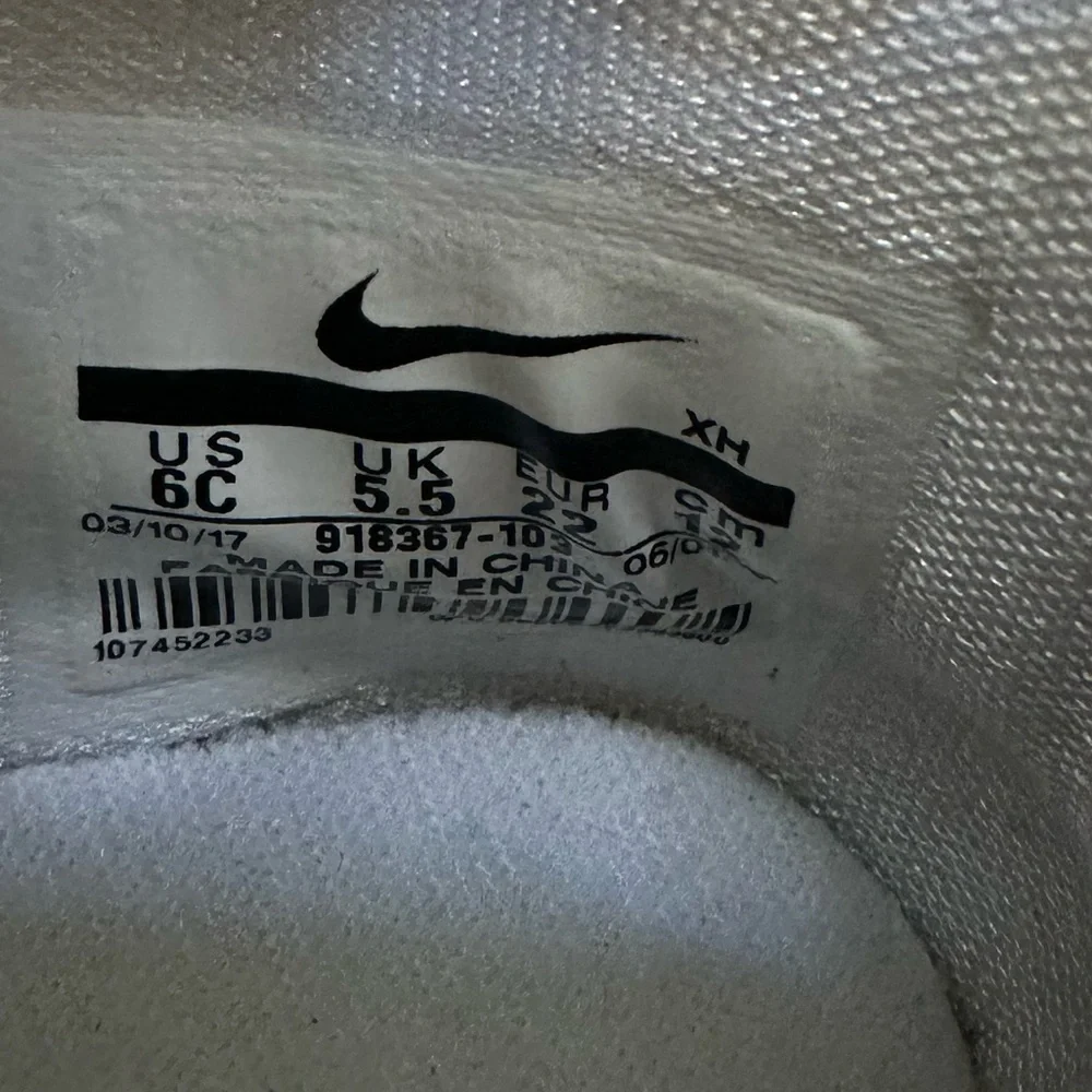 Nike lebron Soldier XI sneakers size 6C